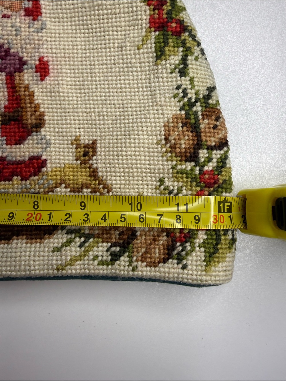Vintage Needlepoint Christmas Tea Cozy / Toaster Cover - Picture 5 of 8